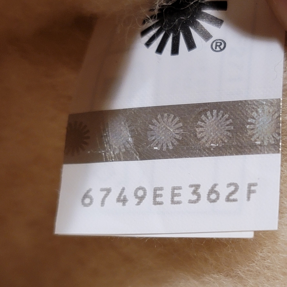 UGG Classic Short II Glitter Snow Boots - Picture 13 of 13